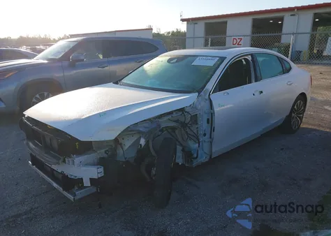 2021 Volvo S90 T6 Momentum from USA, damaged, VIN LVYA22MK2MP197958